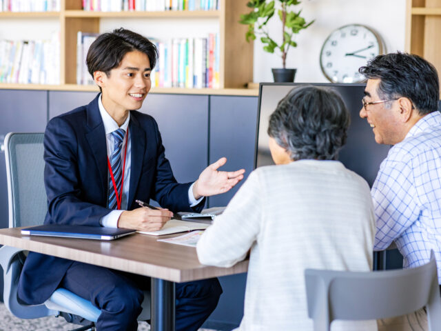 資産税務のスペシャリストが、お客様の大切な財産を守ります。